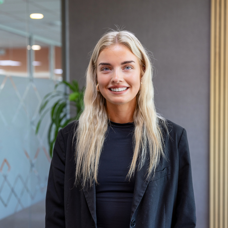 Ilse Biermann, Commercieel Assistent