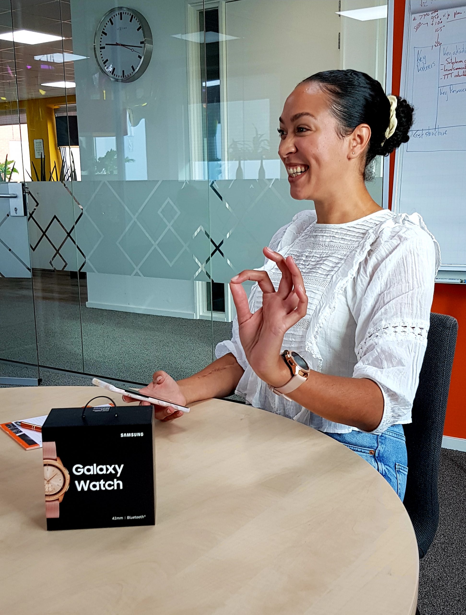 Gabrielle blij met haar Smartwatch cadeautje WtbE